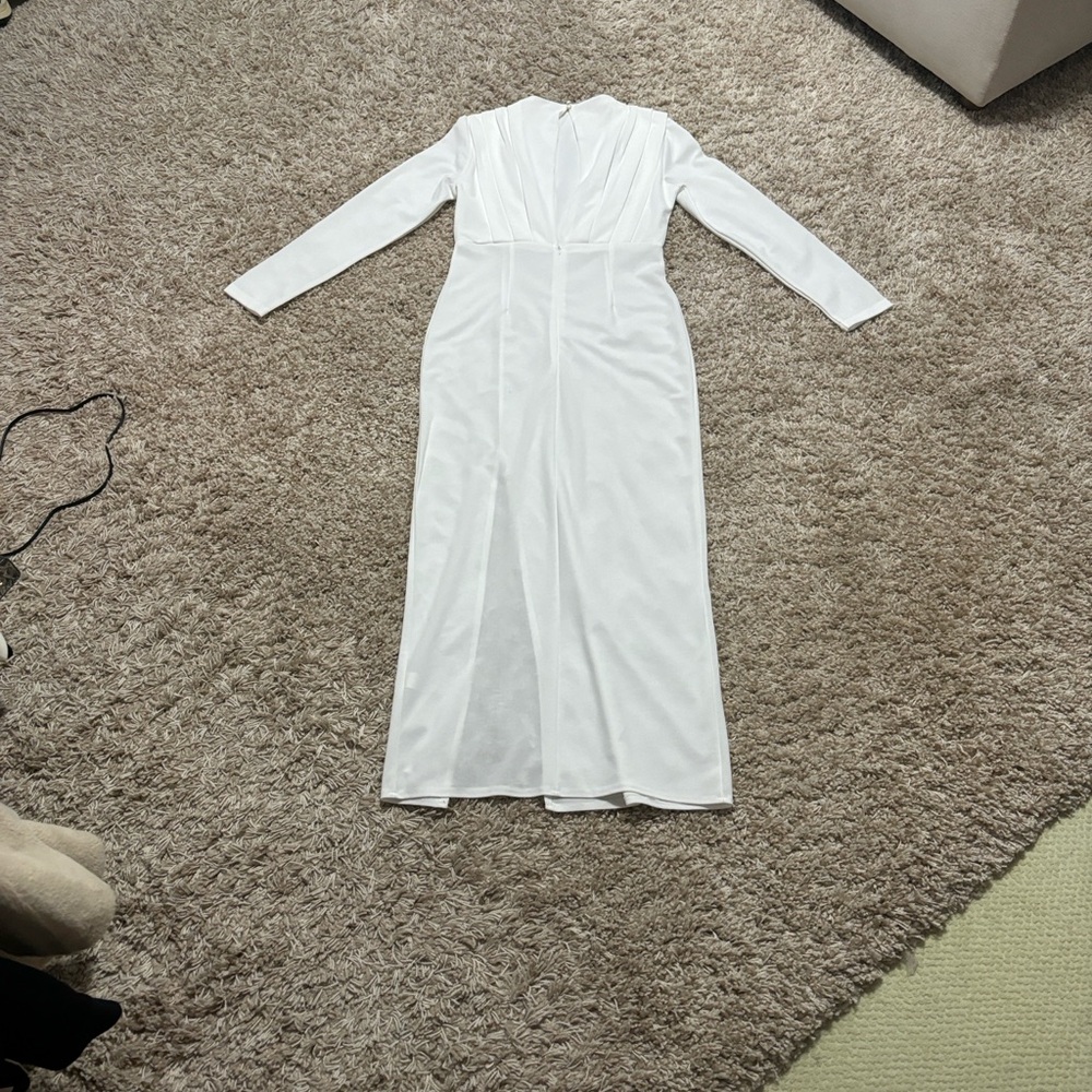 Elegant White Long Sleeve Dress